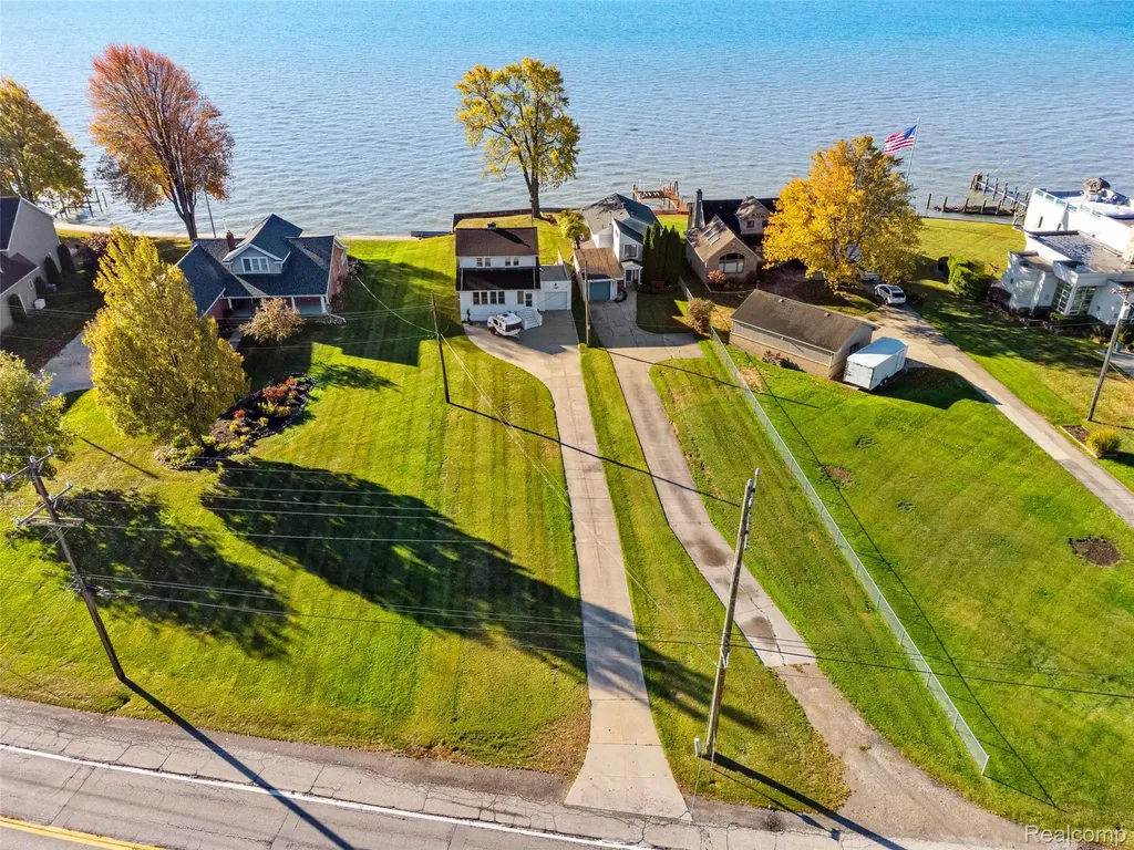9669 Dixie Highway Ira Township MI 48023