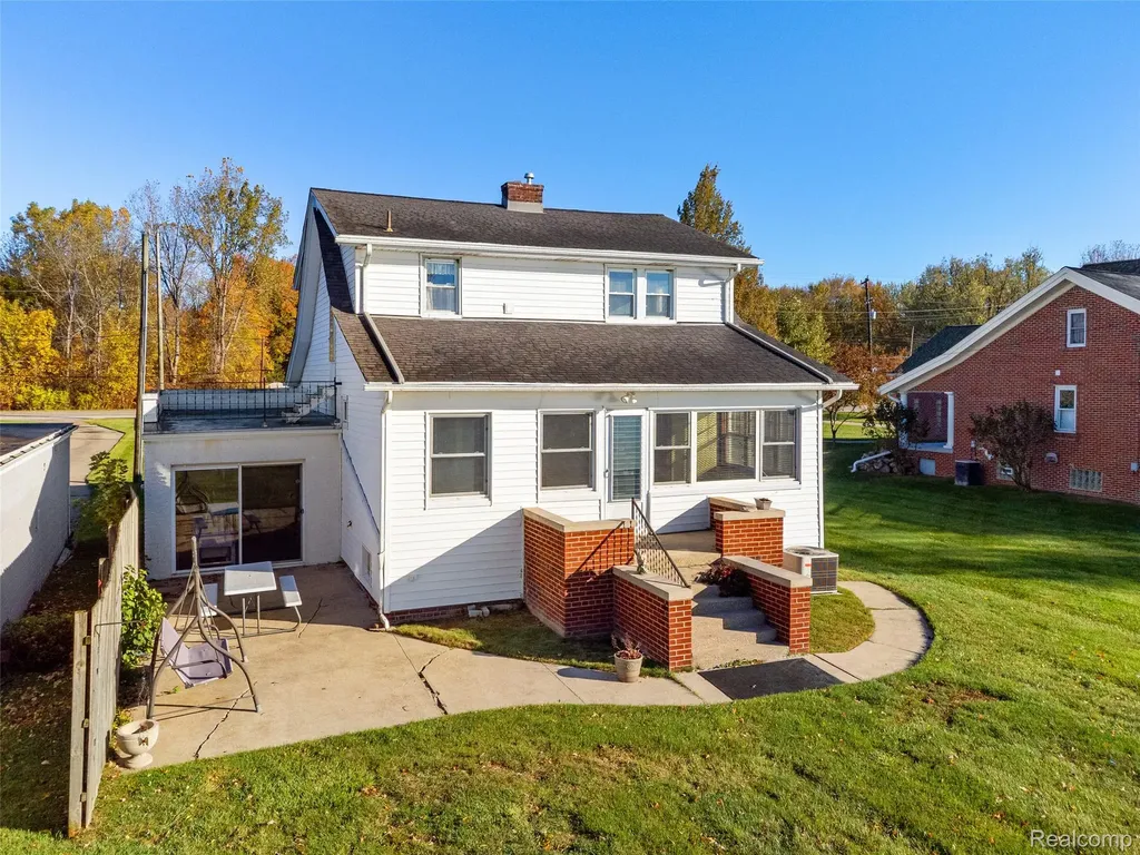 9669 Dixie Highway Ira Township MI 48023