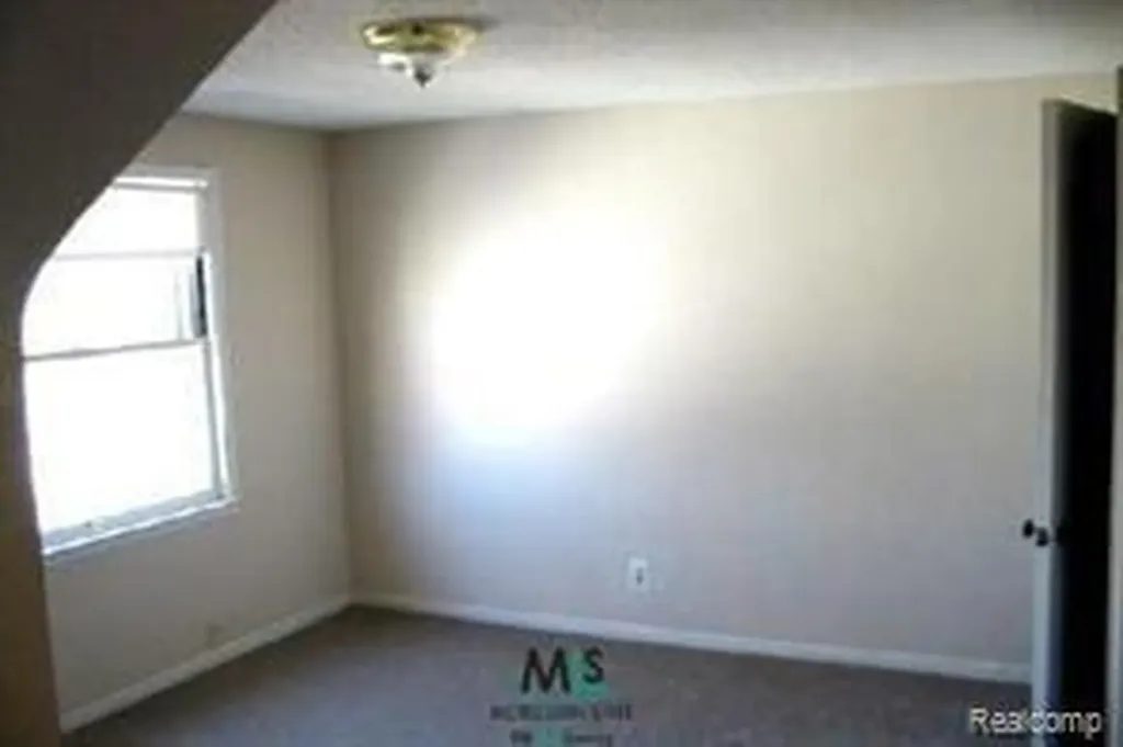 20715 Moross Road Detroit City MI 48224