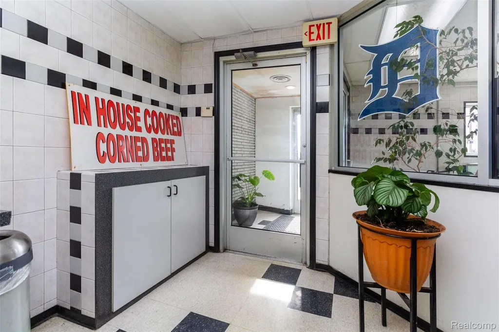 1360 W Fort Street Detroit City MI 48226