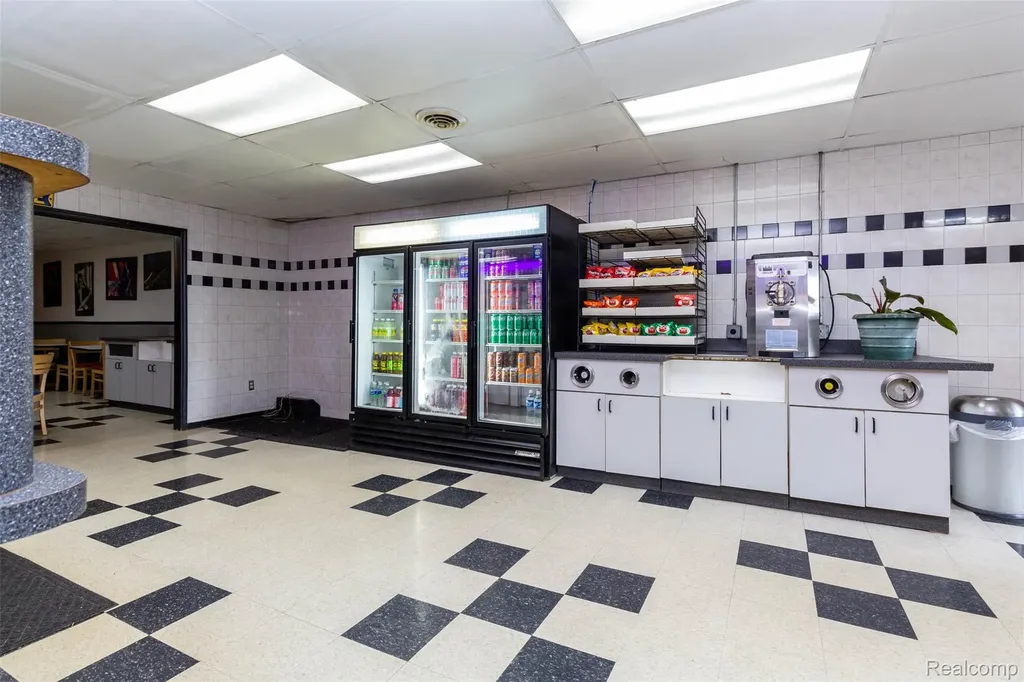 1360 W Fort Street Detroit City MI 48226