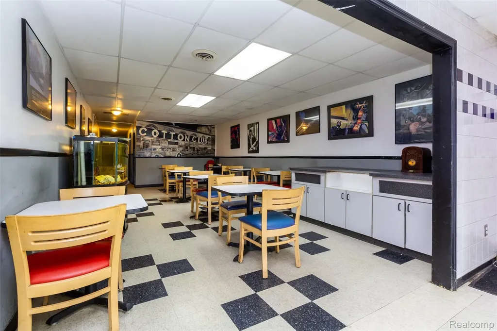 1360 W Fort Street Detroit City MI 48226