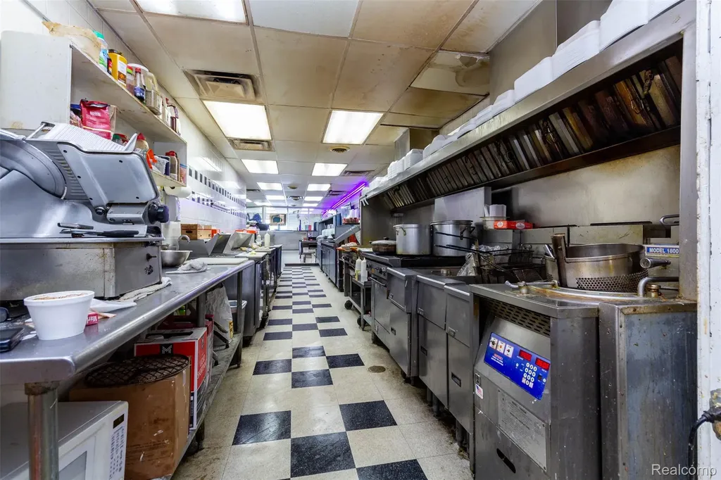 1360 W Fort Street Detroit City MI 48226