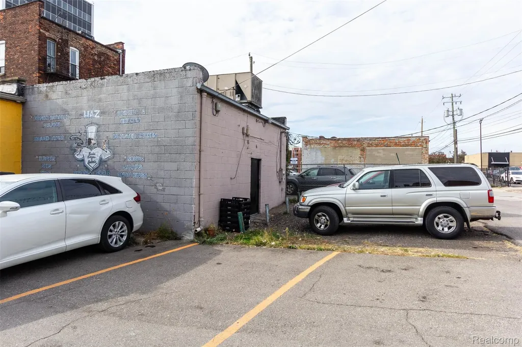 1360 W Fort Street Detroit City MI 48226