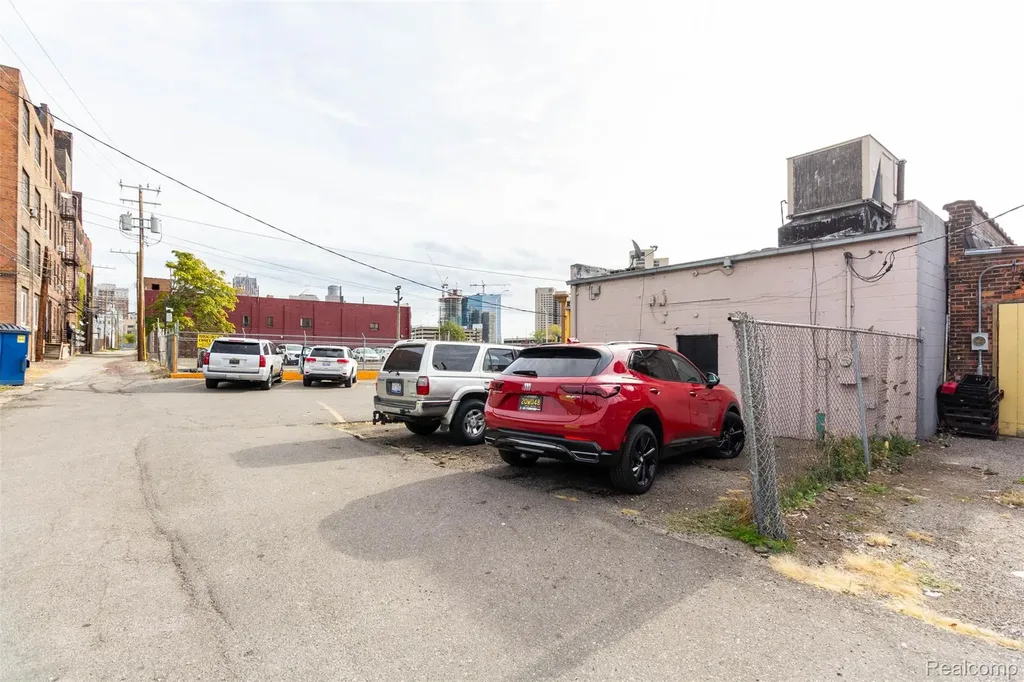 1360 W Fort Street Detroit City MI 48226