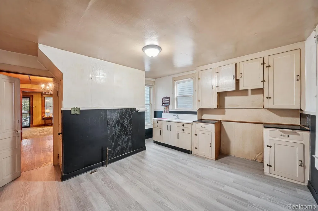 1103 Lansing Street Detroit City MI 48209