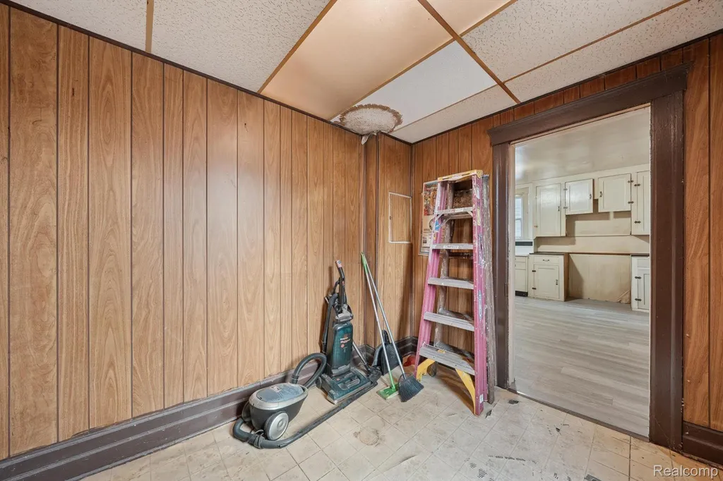 1103 Lansing Street Detroit City MI 48209