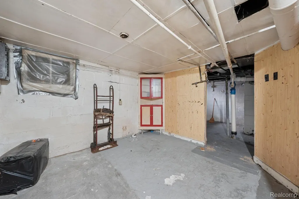 1103 Lansing Street Detroit City MI 48209