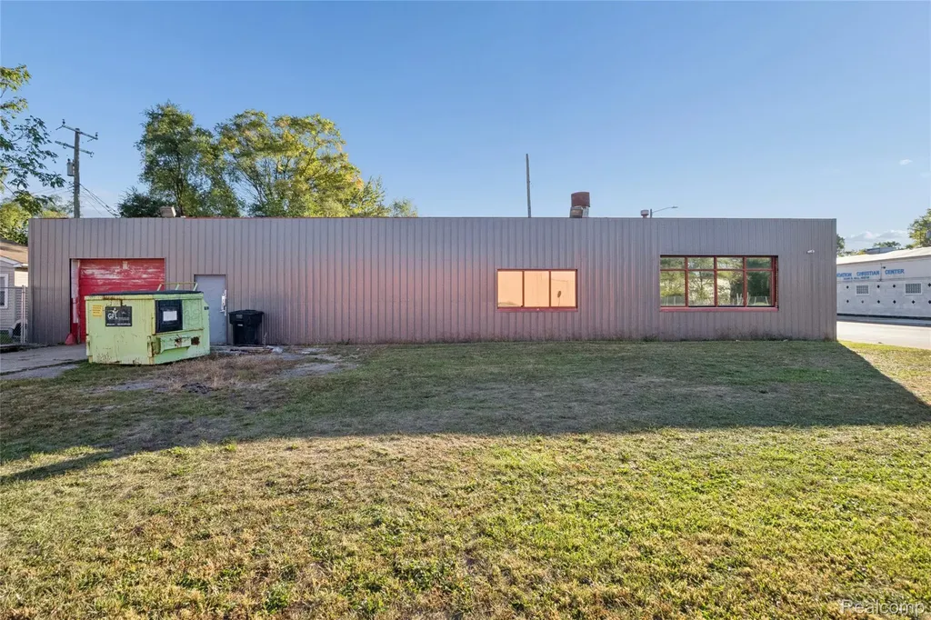 8140 Fenkell Street Detroit City MI 48238