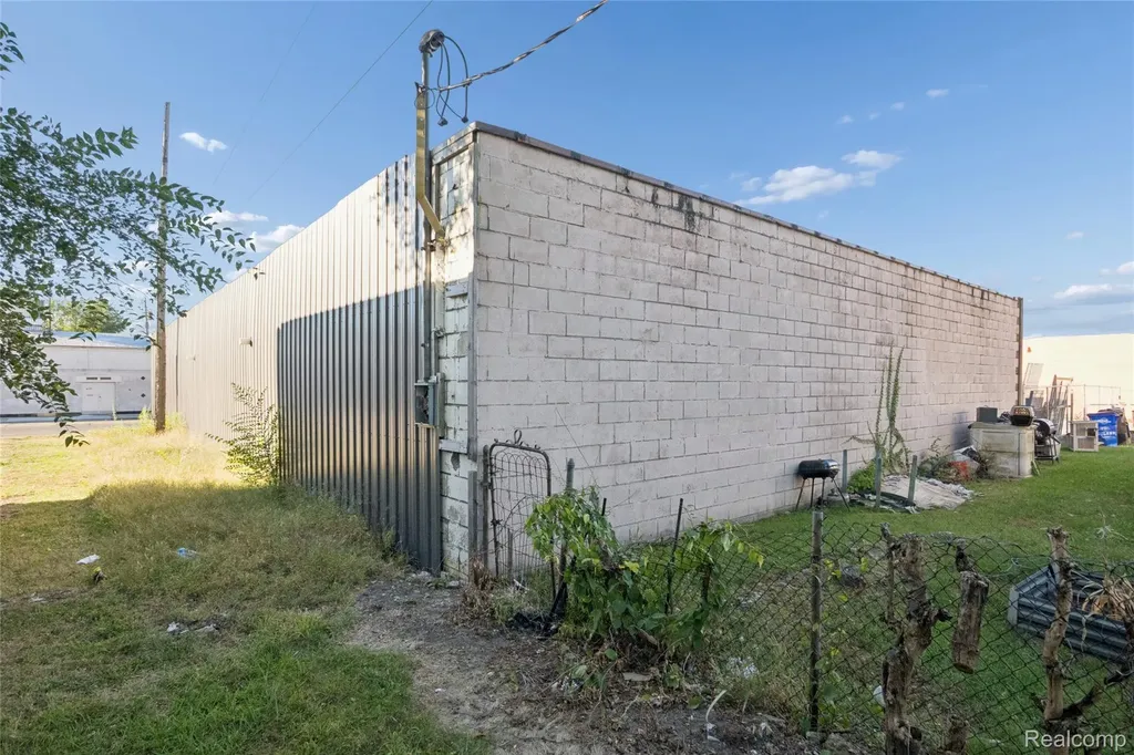 8140 Fenkell Street Detroit City MI 48238