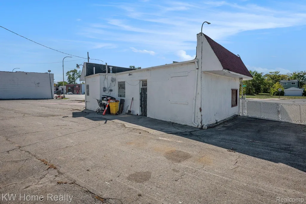 8300 Livernois Avenue Detroit City MI 48204