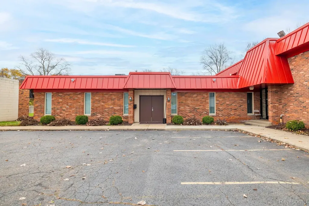 2177 Orchard Lake Road West Bloomfield Charter Township MI 48320
