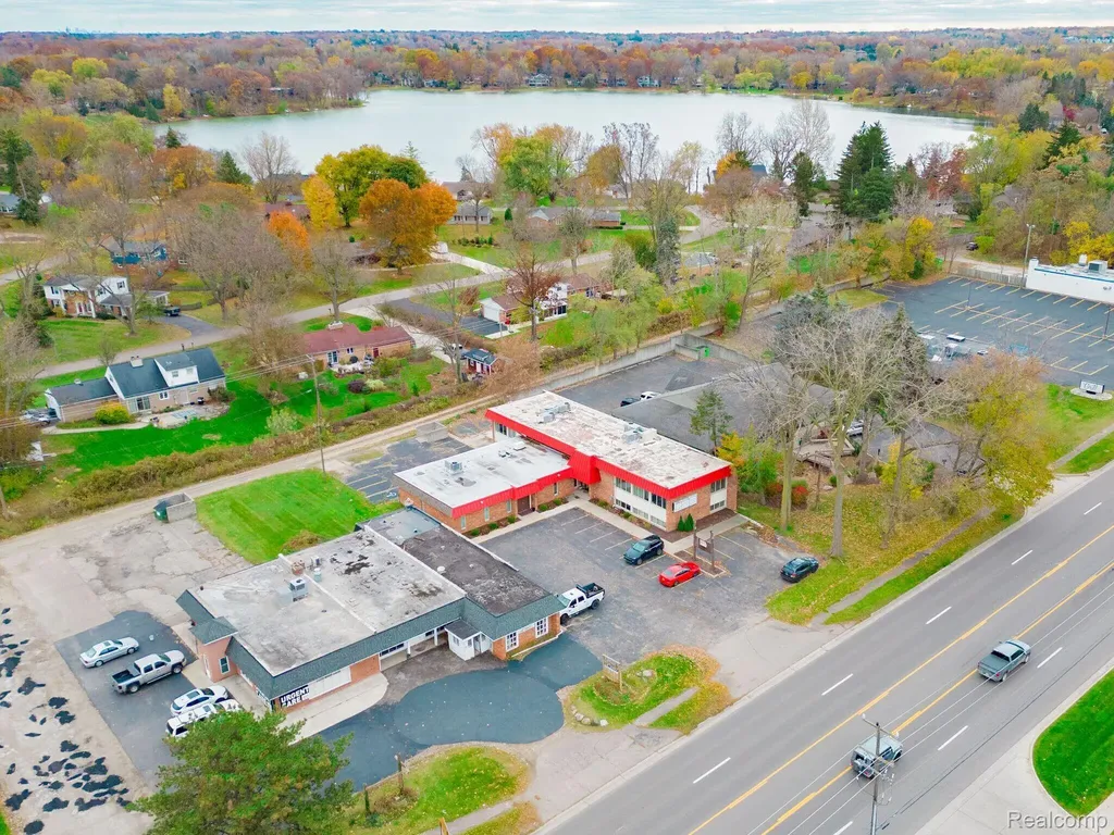 2177 Orchard Lake Road West Bloomfield Charter Township MI 48320