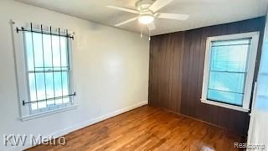 11739 Grandmont Avenue Detroit City MI 48227