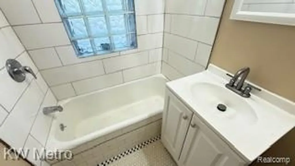 11739 Grandmont Avenue Detroit City MI 48227