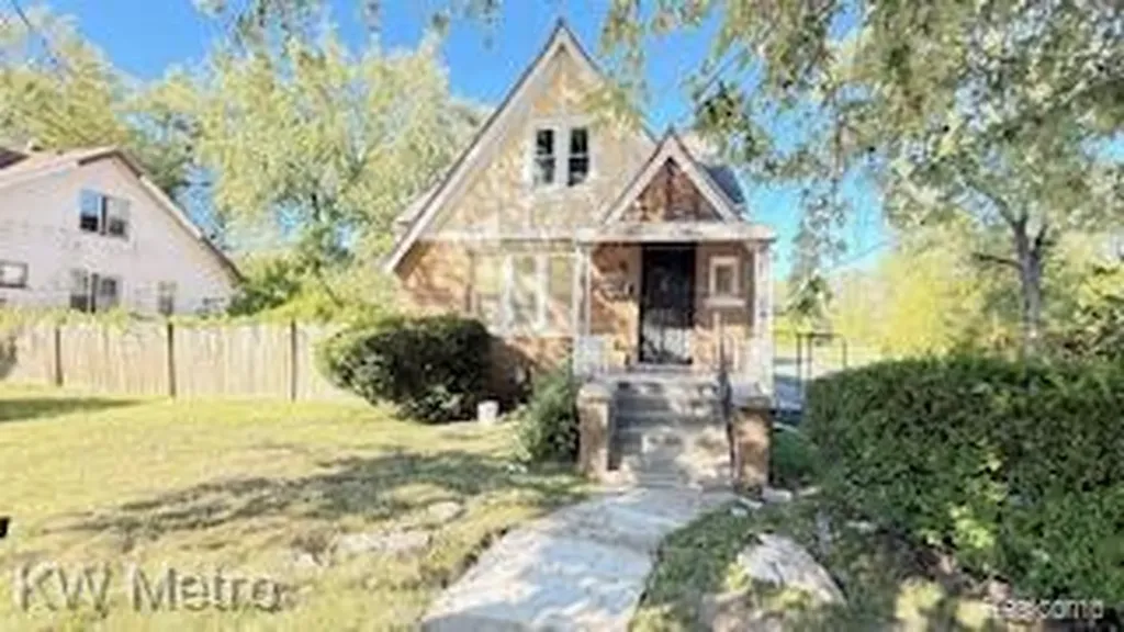 11739 Grandmont Avenue Detroit City MI 48227