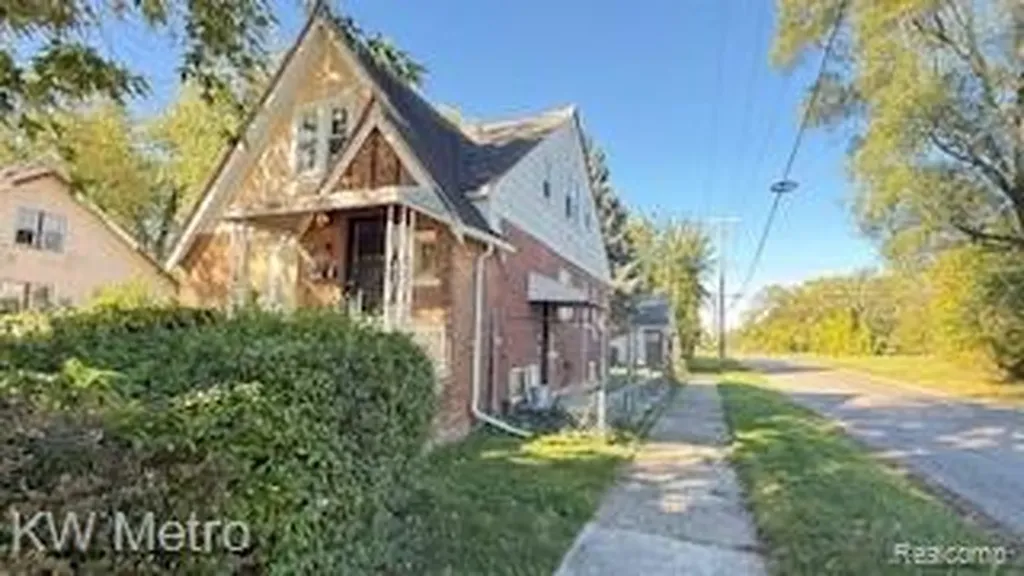 11739 Grandmont Avenue Detroit City MI 48227
