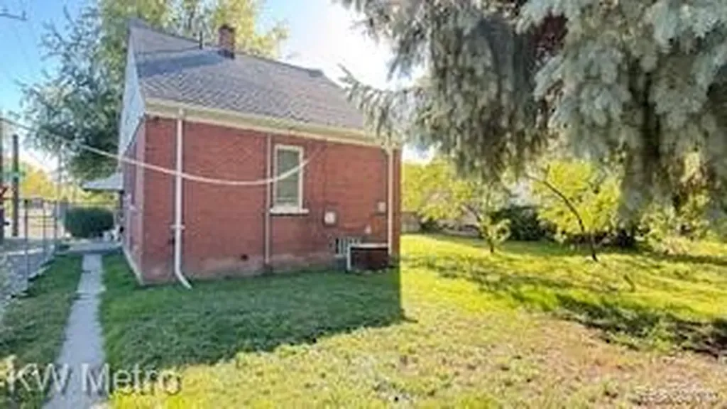 11739 Grandmont Avenue Detroit City MI 48227