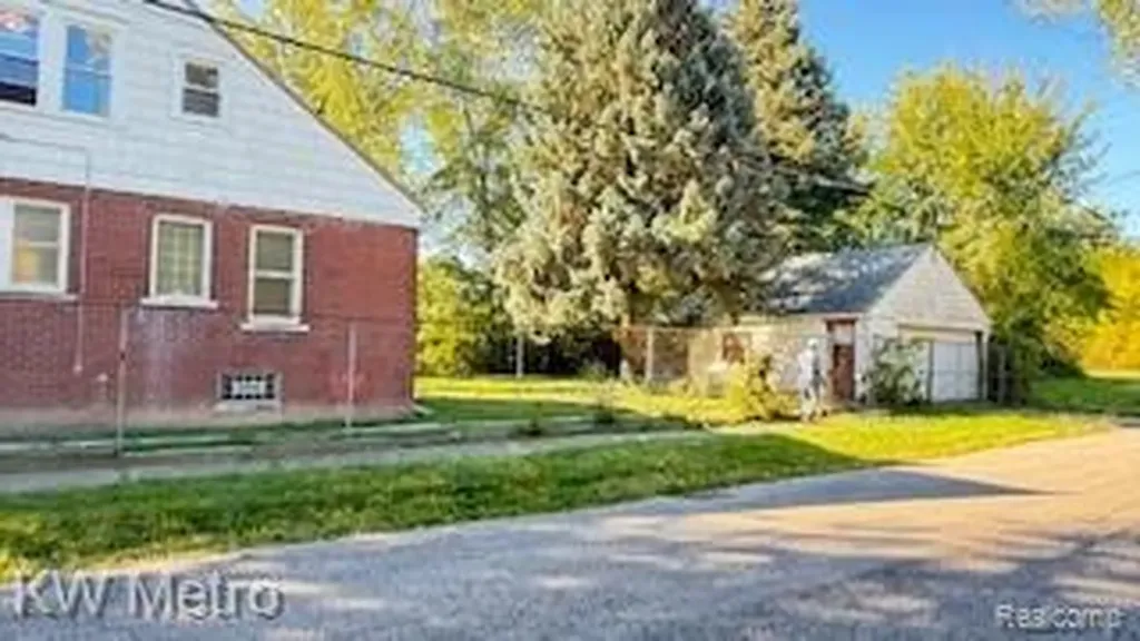 11739 Grandmont Avenue Detroit City MI 48227