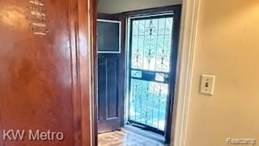 11739 Grandmont Avenue Detroit City MI 48227