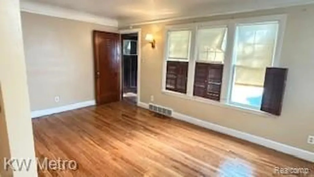 11739 Grandmont Avenue Detroit City MI 48227