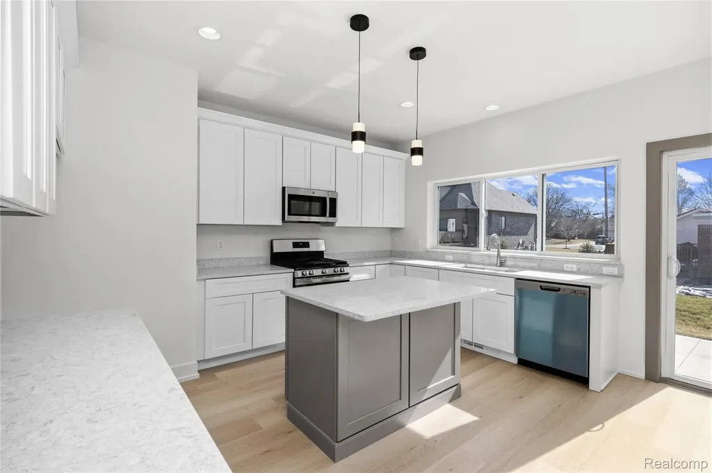 21959 Deer Brook Drive Southfield City MI 48075