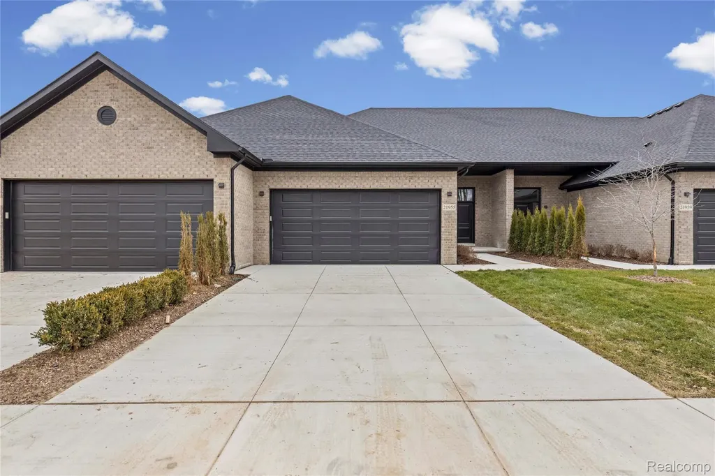 21959 Deer Brook Drive Southfield City MI 48075