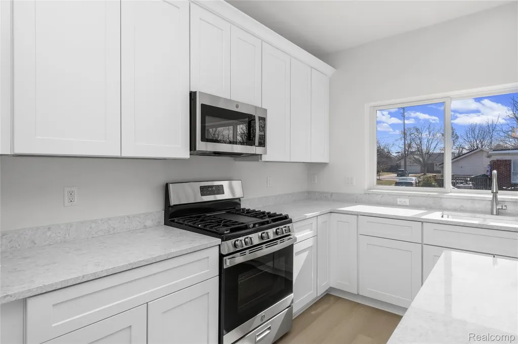 21955 Deer Brook Drive Southfield City MI 48075