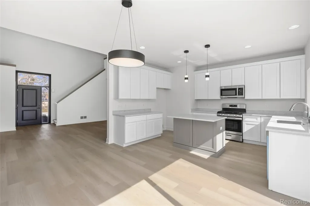 21955 Deer Brook Drive Southfield City MI 48075