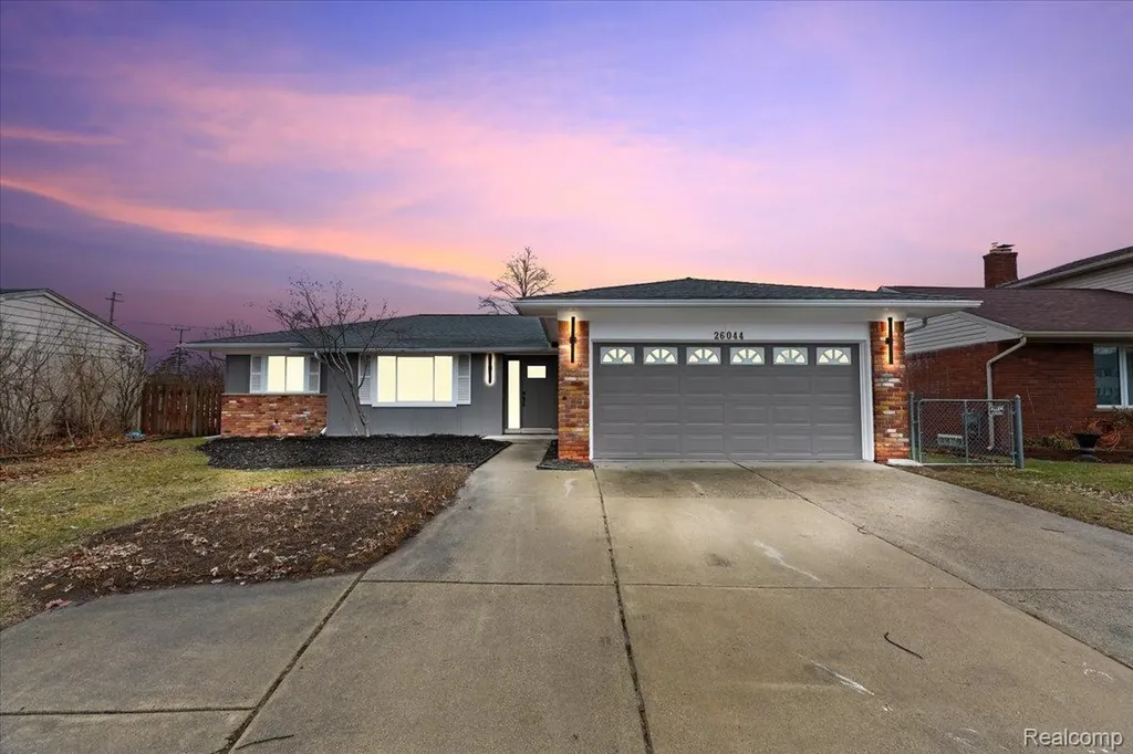 26044 Cherry Hill Road Dearborn Heights City MI 48127