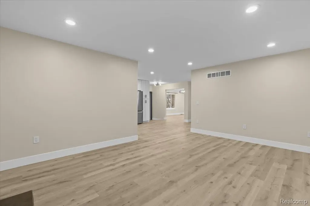 26044 Cherry Hill Road Dearborn Heights City MI 48127