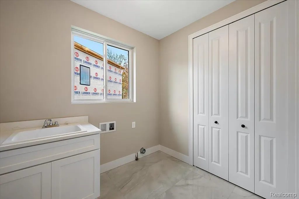 23947 Sawgrass Drive Macomb Township MI 48042