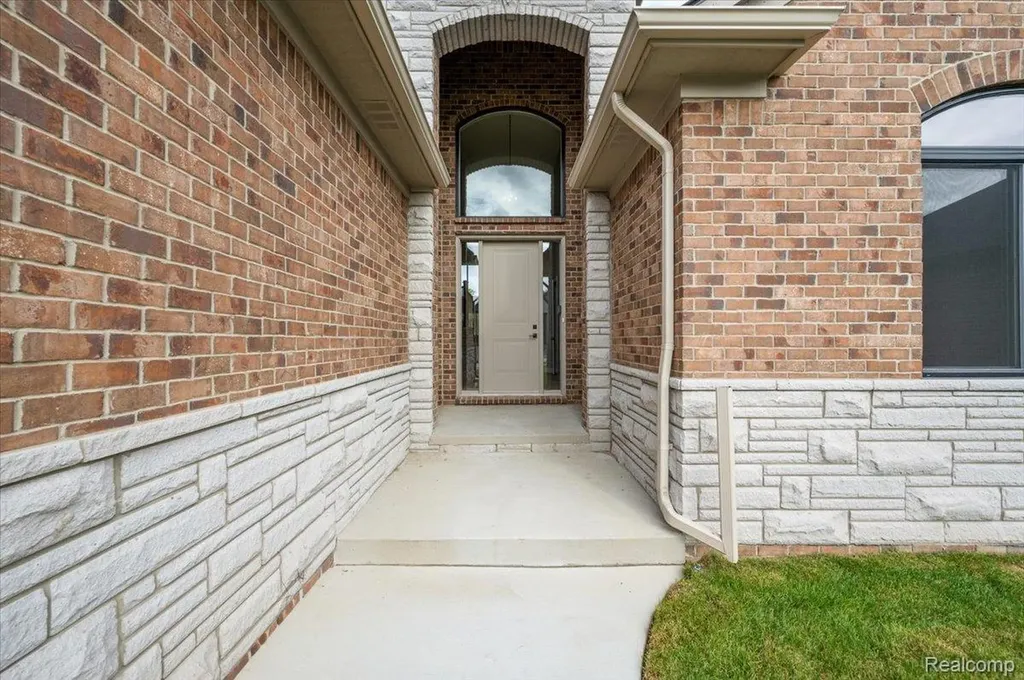 23947 Sawgrass Drive Macomb Township MI 48042