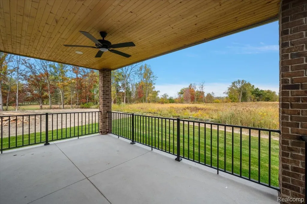 23947 Sawgrass Drive Macomb Township MI 48042