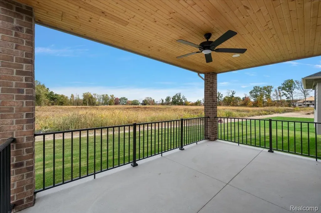 23947 Sawgrass Drive Macomb Township MI 48042