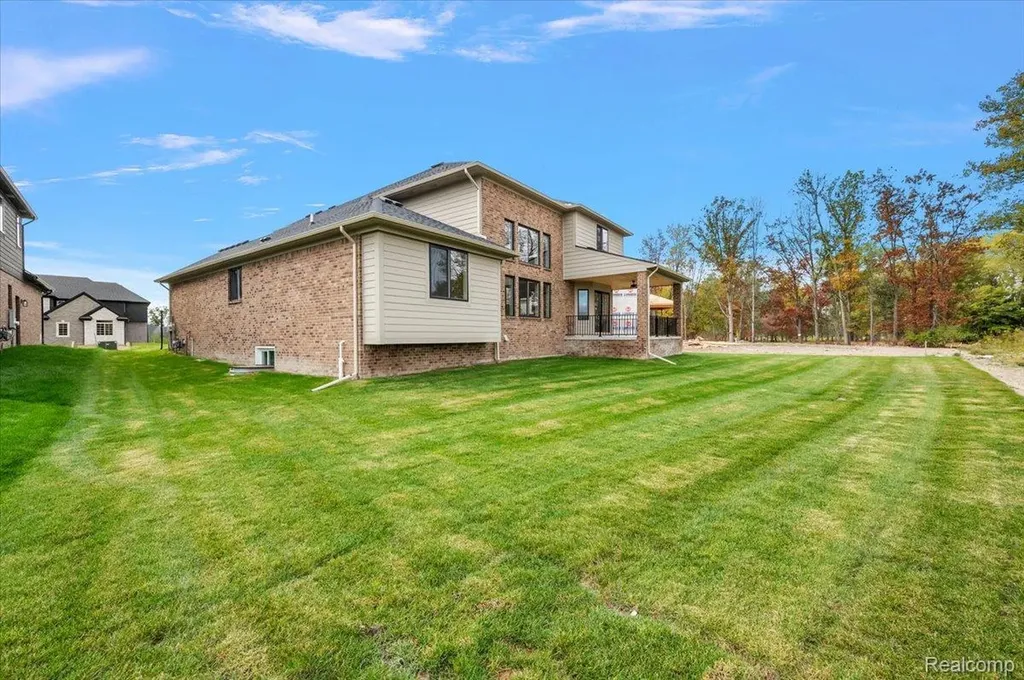 23947 Sawgrass Drive Macomb Township MI 48042