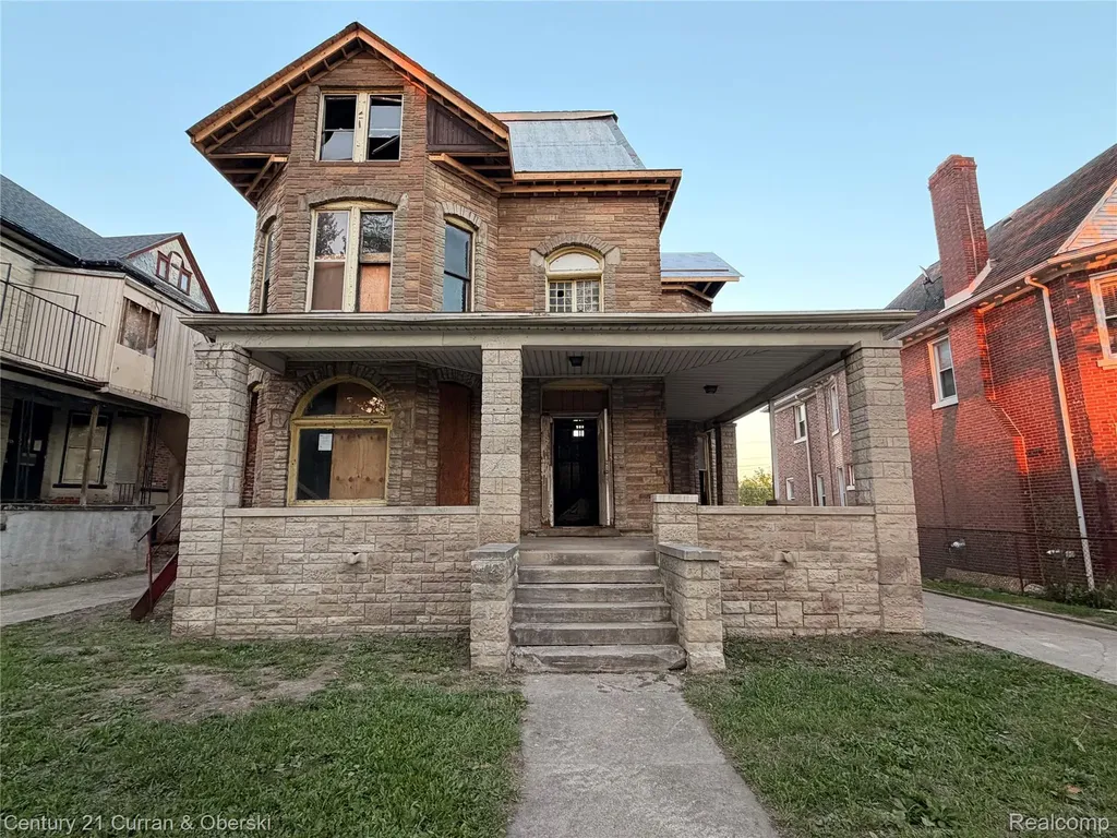 1564 Cadillac Boulevard Detroit City MI 48214