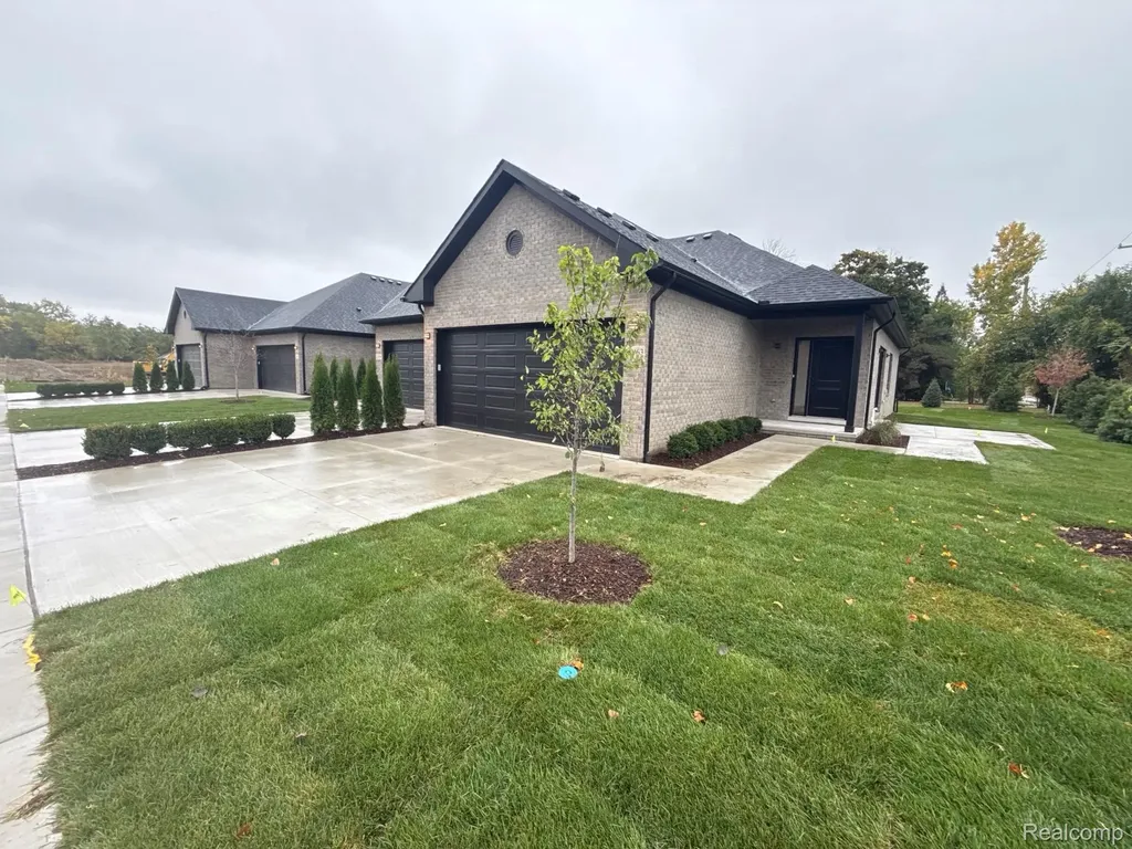 21963 Deer Brook Dr Drive Southfield City MI 48075