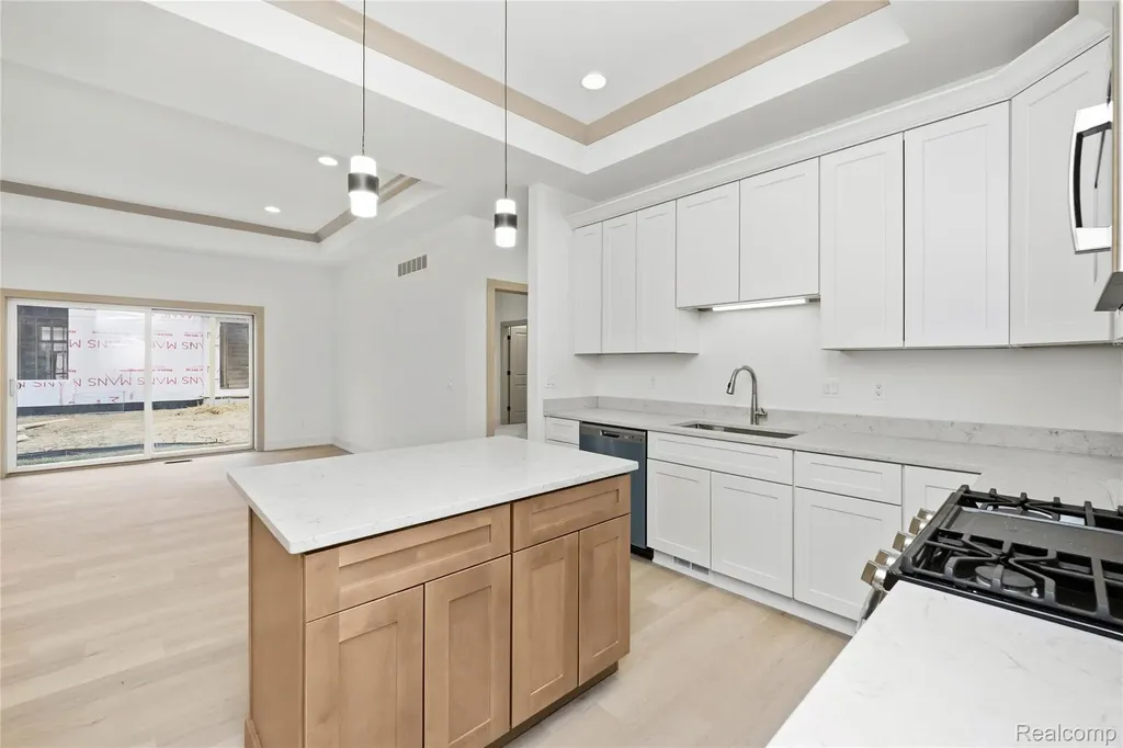 21963 Deer Brook Dr Drive Southfield City MI 48075