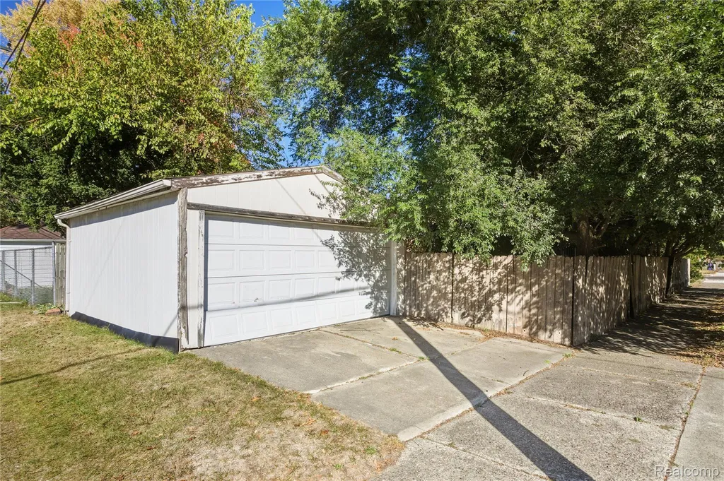 16803 Marlowe Street Detroit City MI 48235