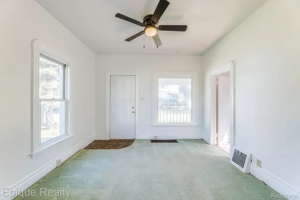 1433 Poplar Street Port Huron City MI 48060