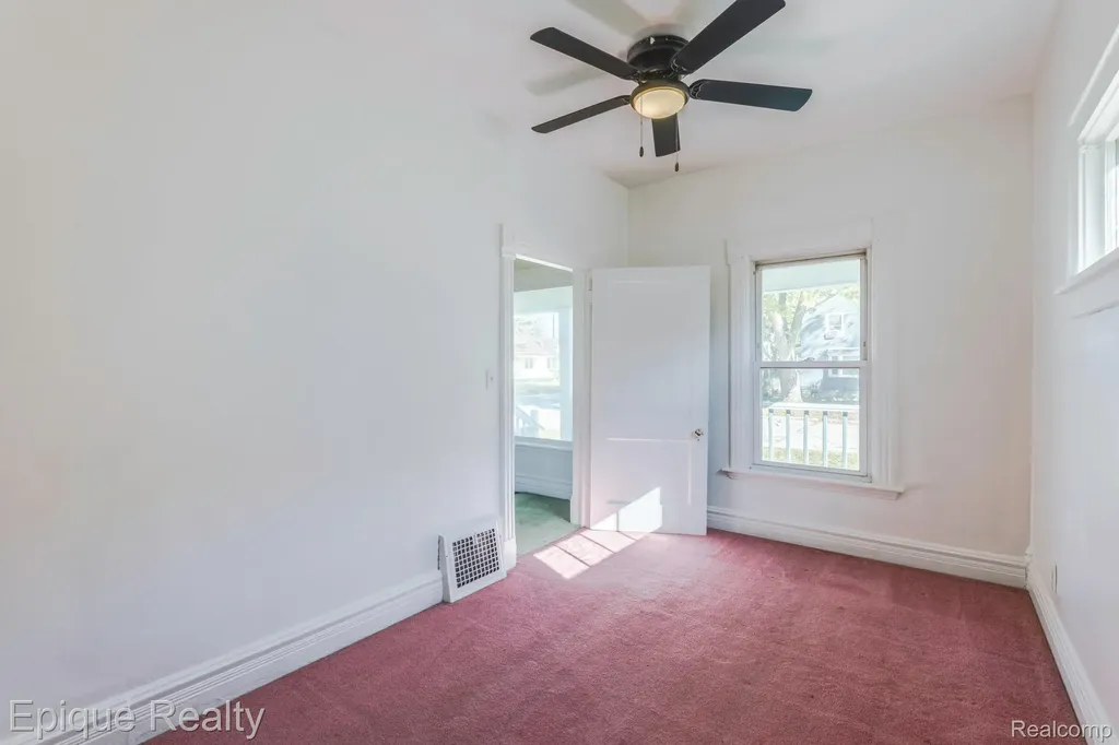1433 Poplar Street Port Huron City MI 48060