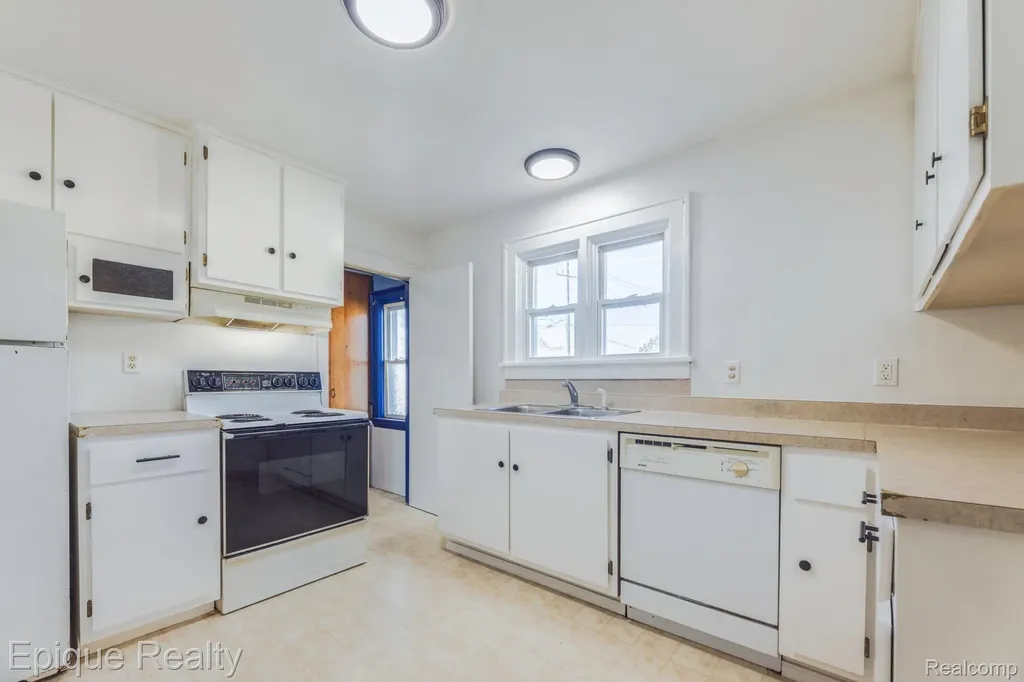 1433 Poplar Street Port Huron City MI 48060