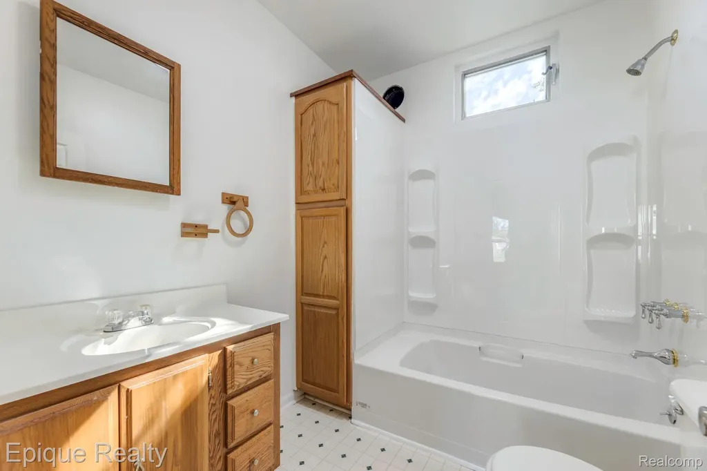 1433 Poplar Street Port Huron City MI 48060