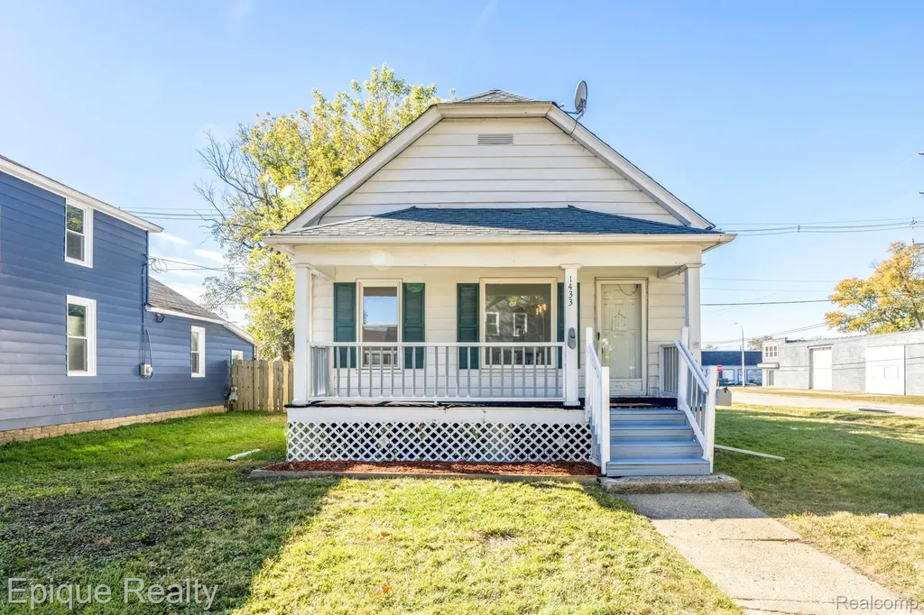 1433 Poplar Street Port Huron City MI 48060