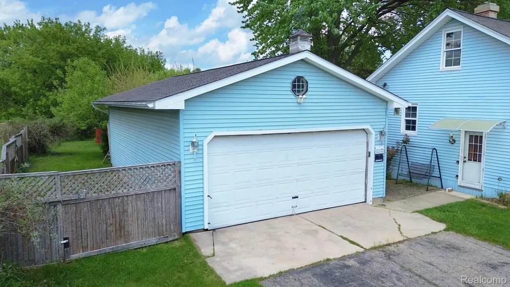 8107 E Bristol Road Davison Township MI 48423