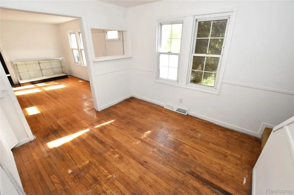 8107 E Bristol Road Davison Township MI 48423