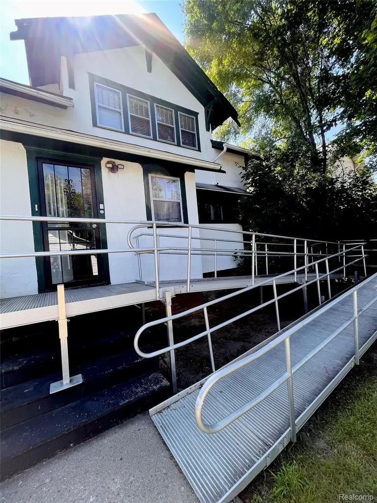 1606 Garland Street Flint City MI 48503