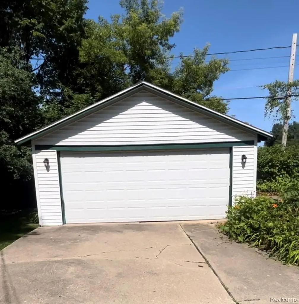 1606 Garland Street Flint City MI 48503