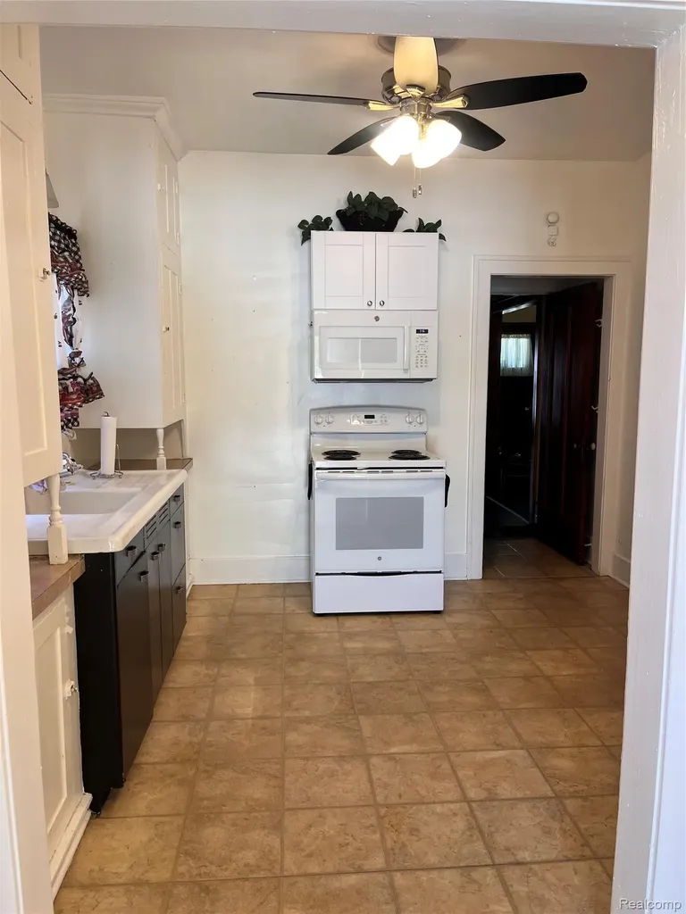 1606 Garland Street Flint City MI 48503